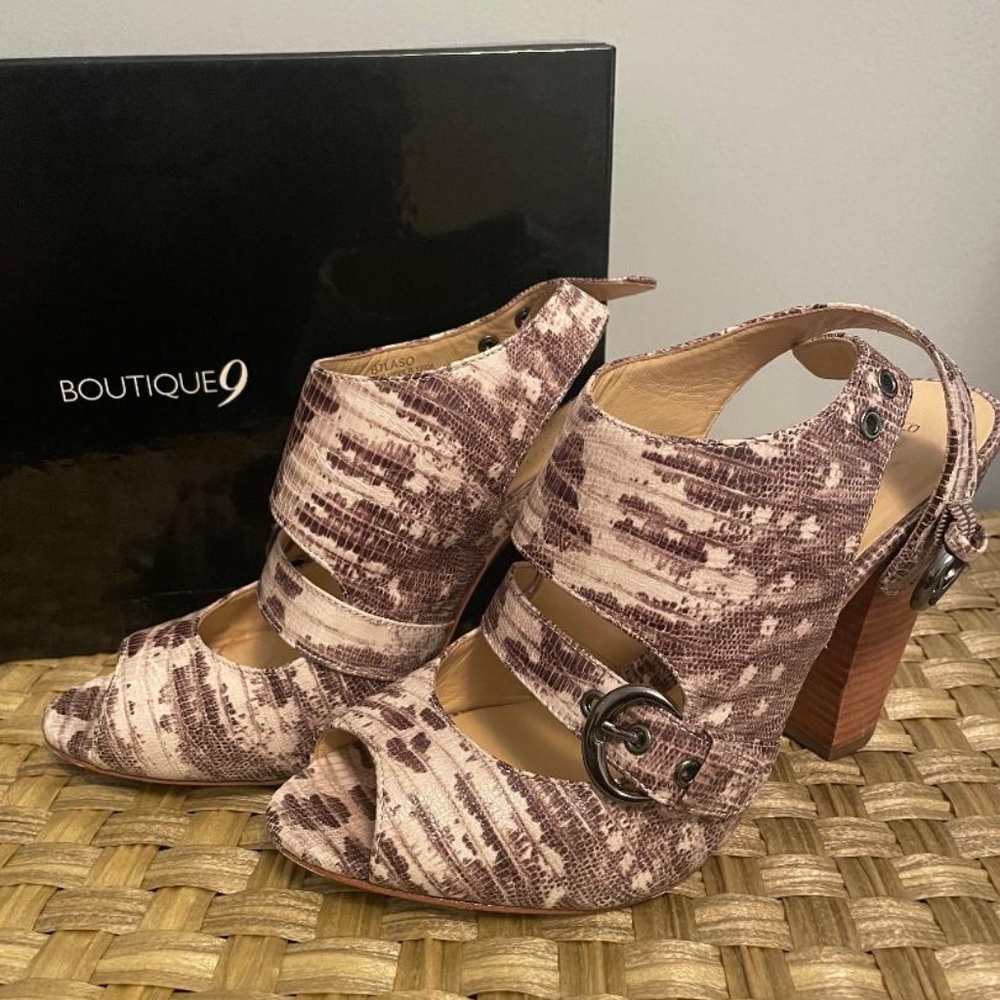 Boutique 9 BTLASO Peep Toe Bootie 9M